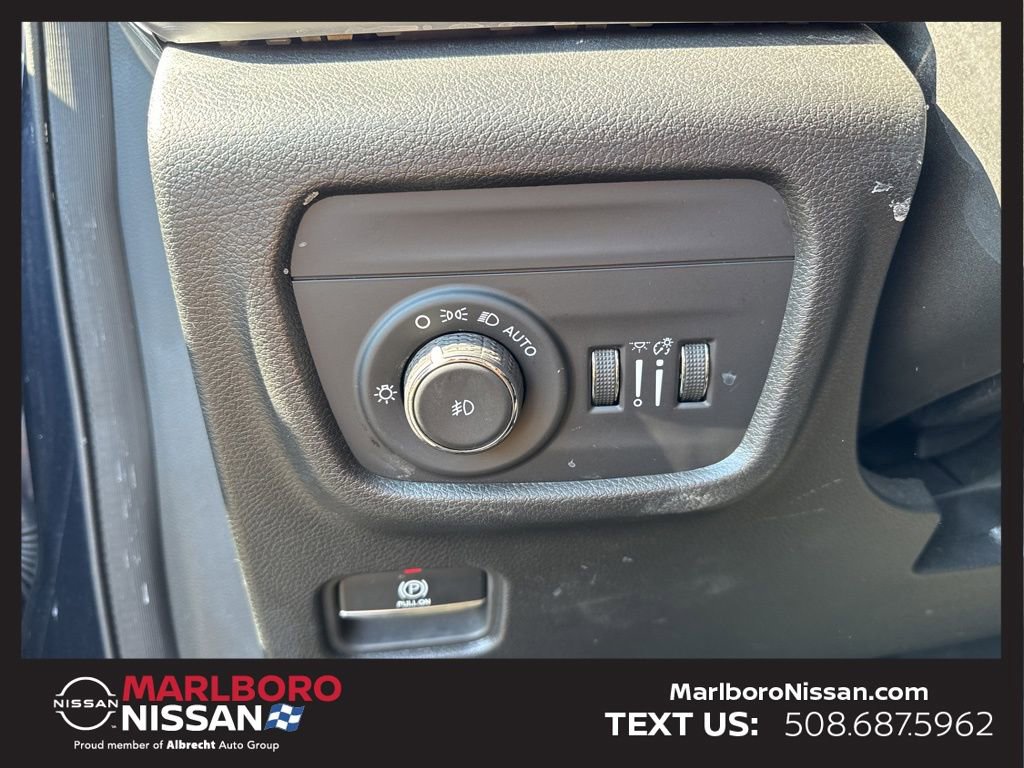 Used 2023 Jeep Grand Cherokee Limited image 21