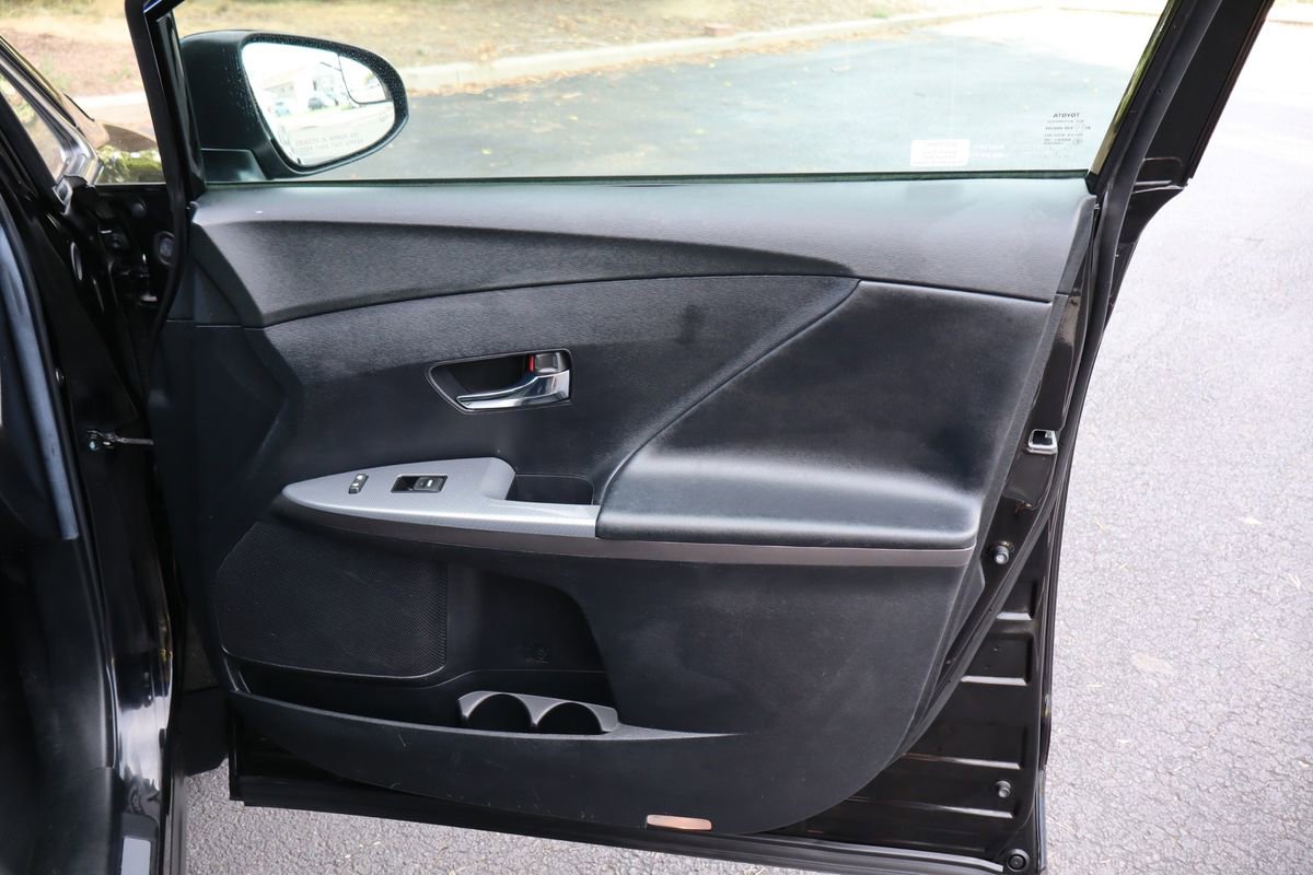 Used 2015 Toyota Venza LE image 26