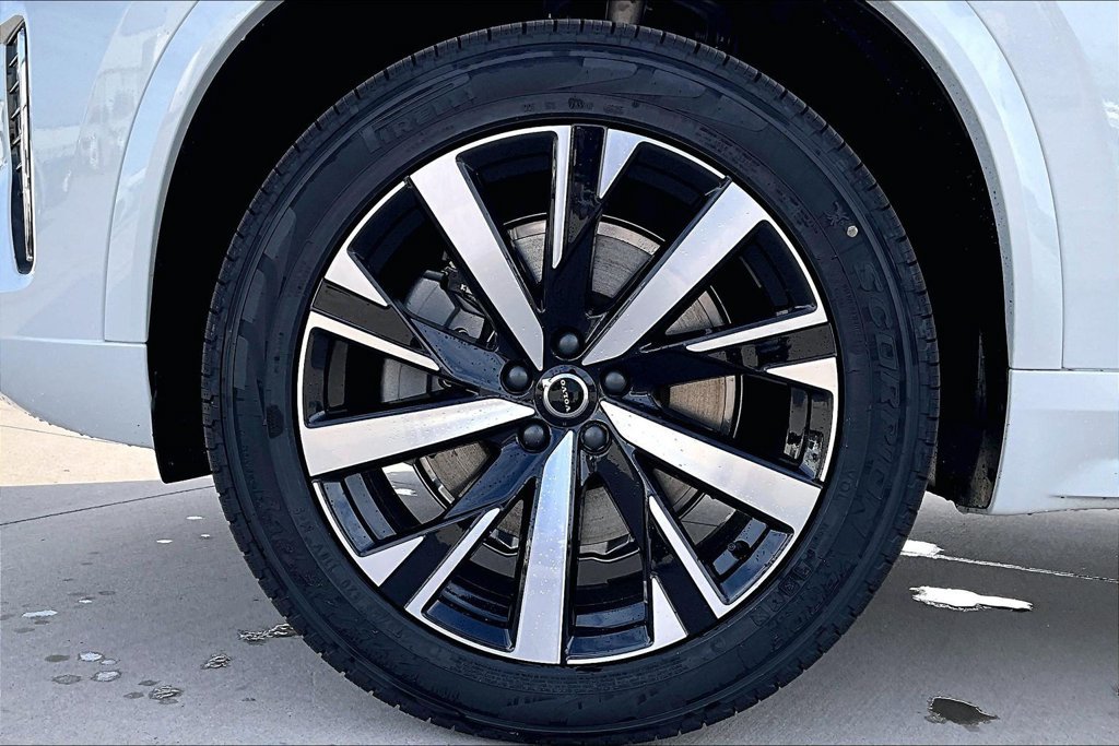 New 2026 Volvo XC90 B6 Core AWD/4WD image 34