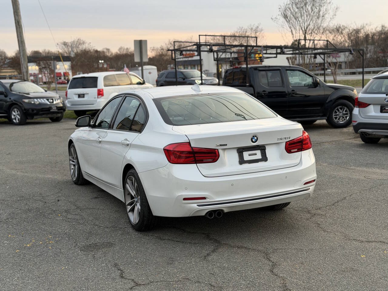 Used 2016 BMW 328i xDrive Sedan AWD/4WD image 10