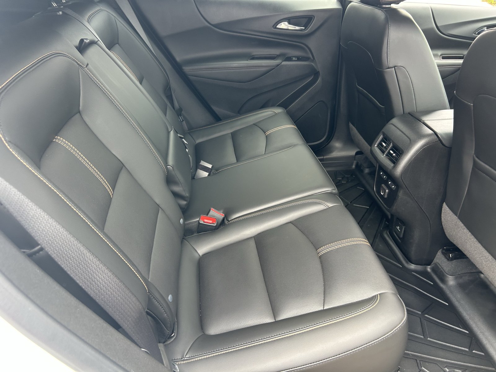 Used 2022 Chevrolet Equinox Premier FWD image 15