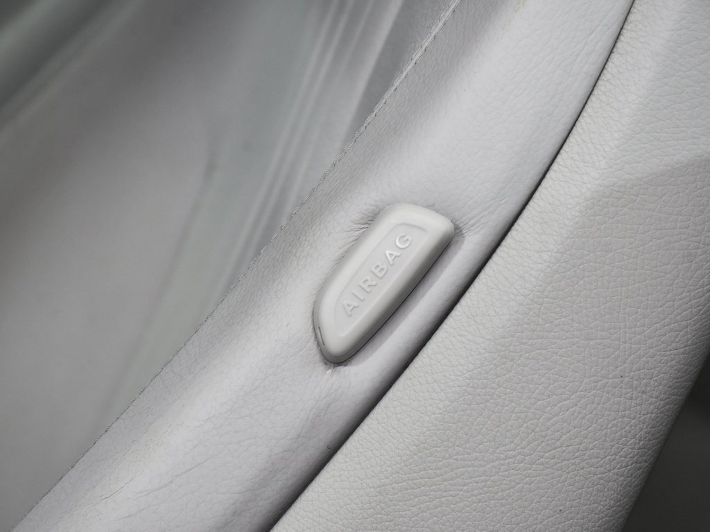 Used 2019 Mercedes-Benz E 450 4MATIC Cabriolet image 51