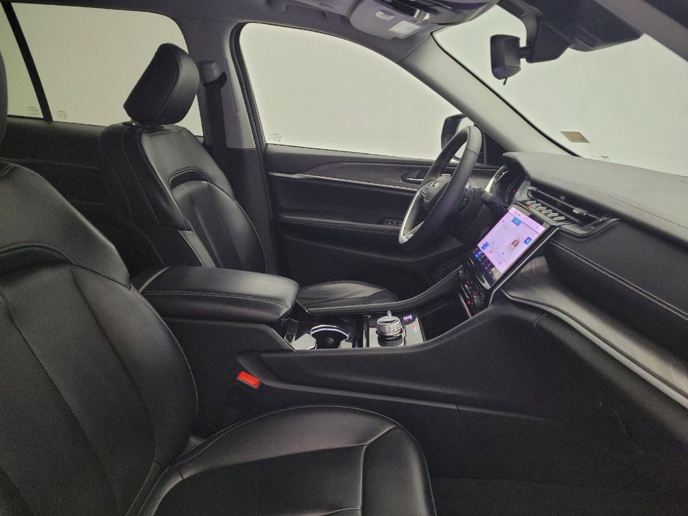 Used 2023 Jeep Grand Cherokee Limited AWD/4WD image 21