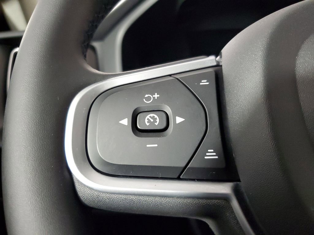 Used 2023 Volvo XC60 B5 Core w/ Climate Package image 27