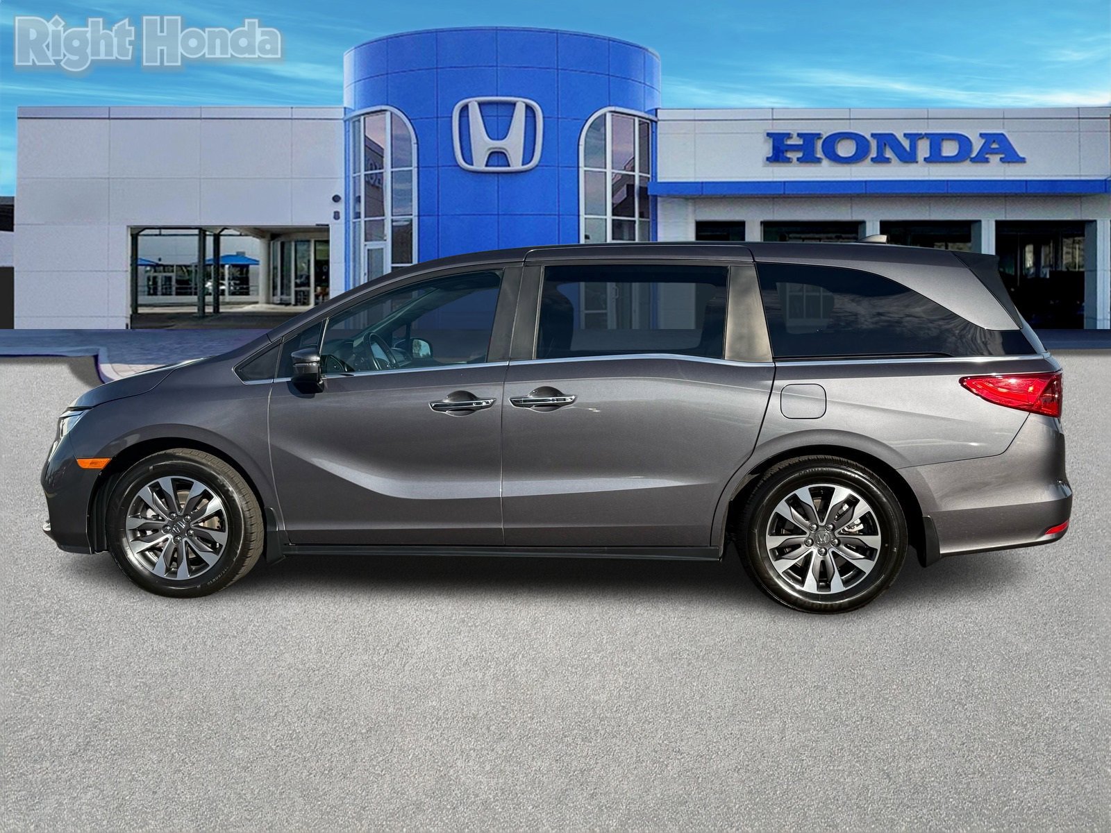 Used 2024 Honda Odyssey EX-L image 3