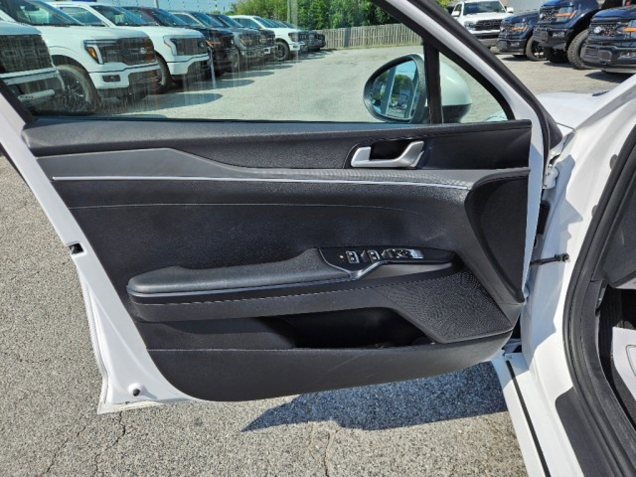 Used 2023 Kia K5 LXS image 21