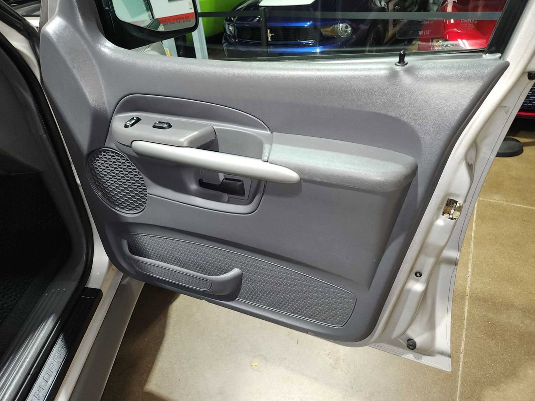 Used 2002 Ford Explorer Sport Trac 4x4 image 65