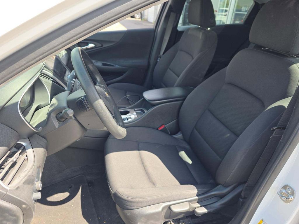 Used 2024 Chevrolet Malibu LS FWD image 9