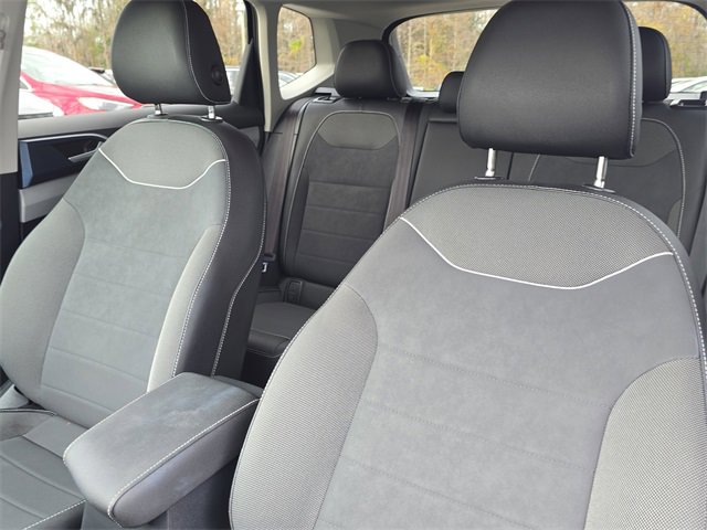 Used 2024 Volkswagen Taos SE image 23