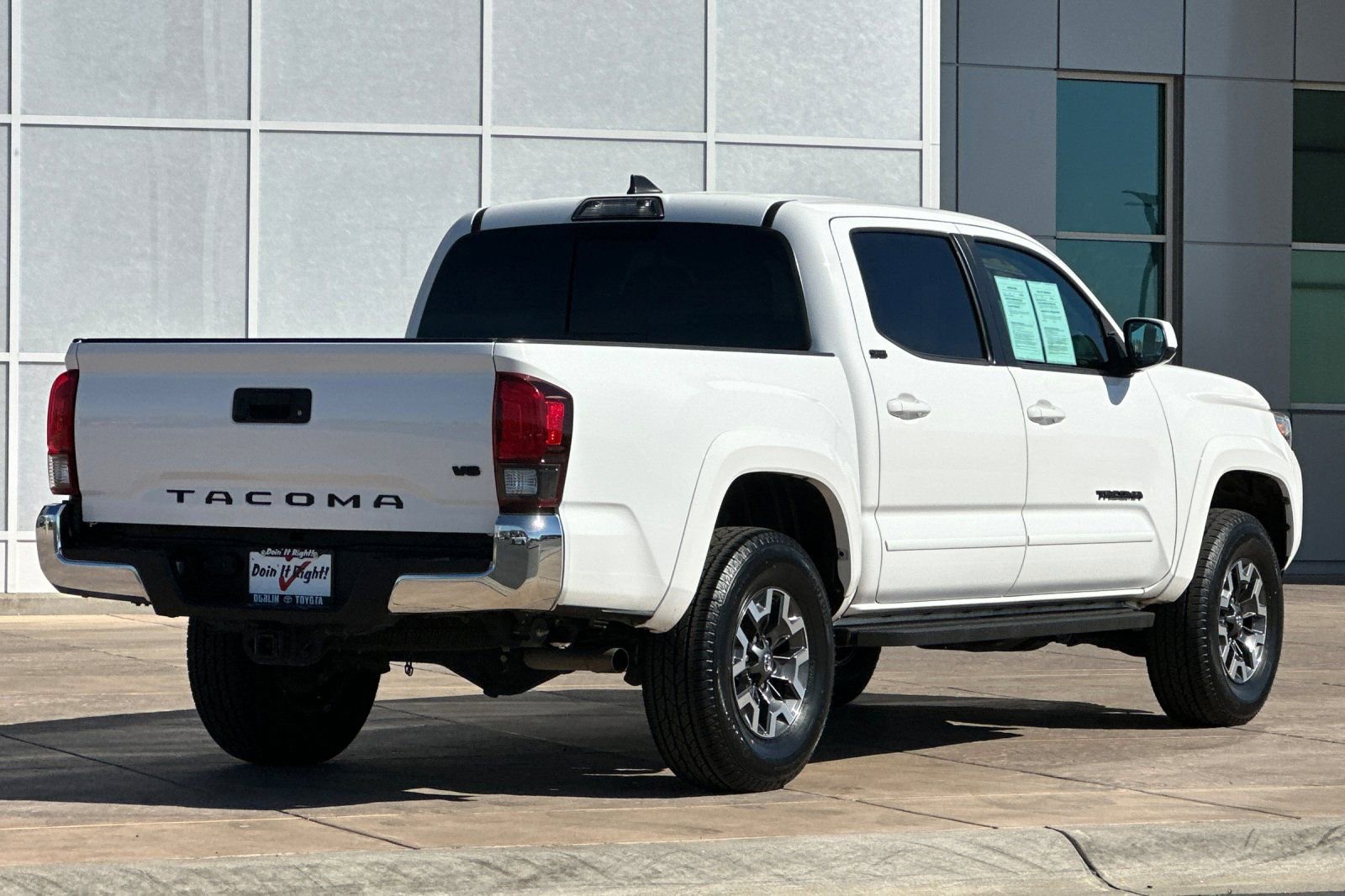 Certified 2019 Toyota Tacoma SR5 image 4