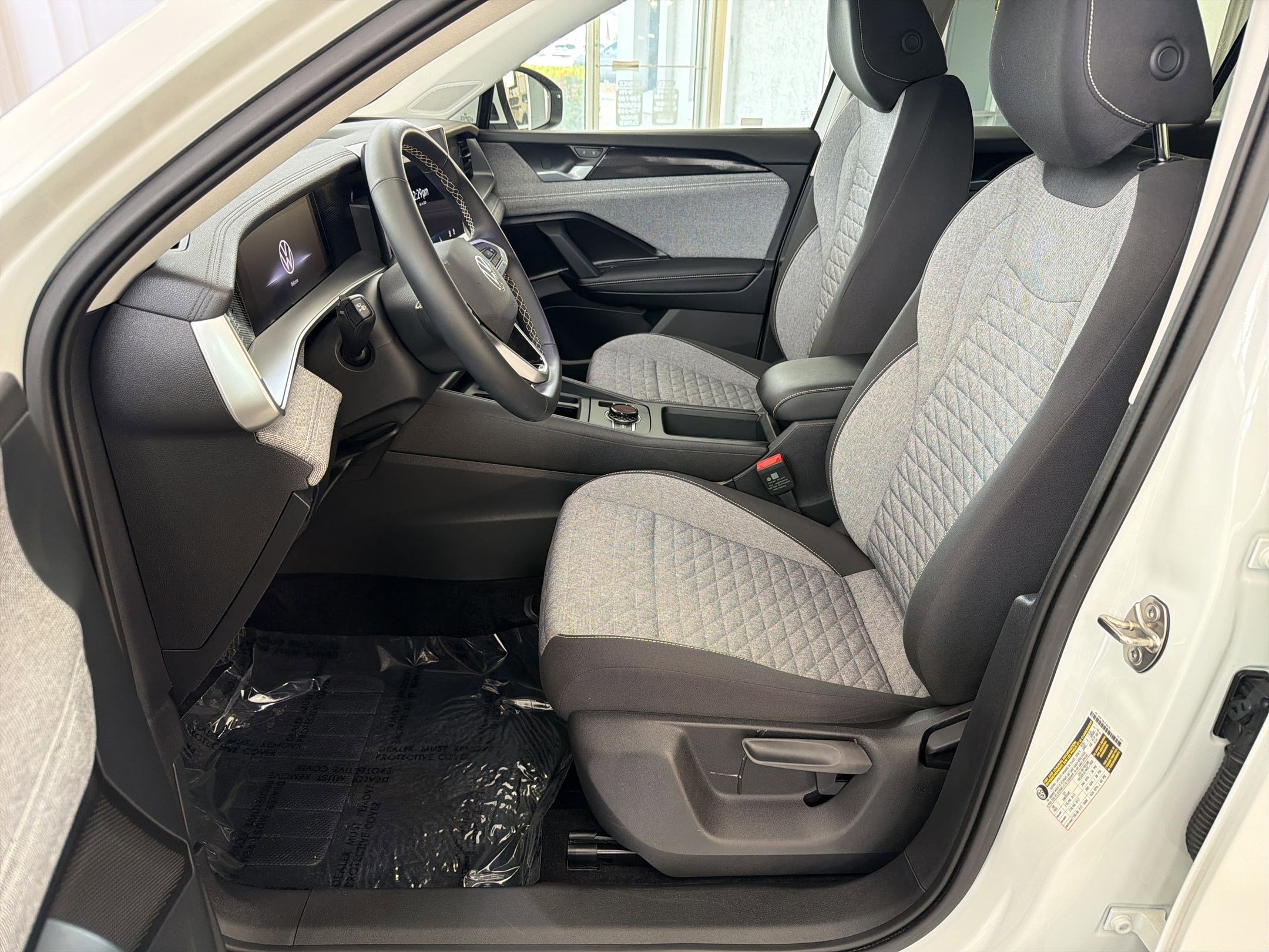 Used 2025 Volkswagen Tiguan S FWD image 5