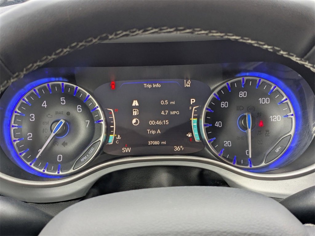 Used 2023 Chrysler Pacifica Touring image 24