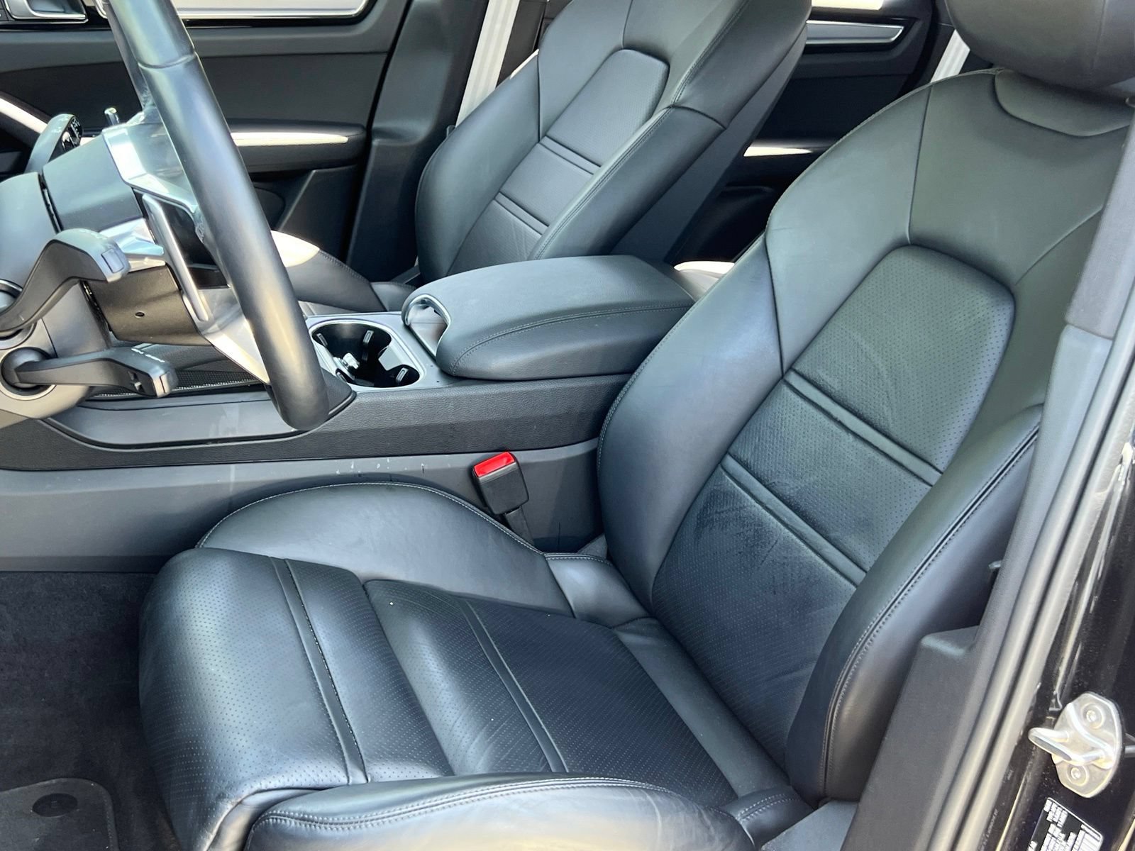 Certified 2022 Porsche Cayenne Platinum Edition AWD/4WD image 5