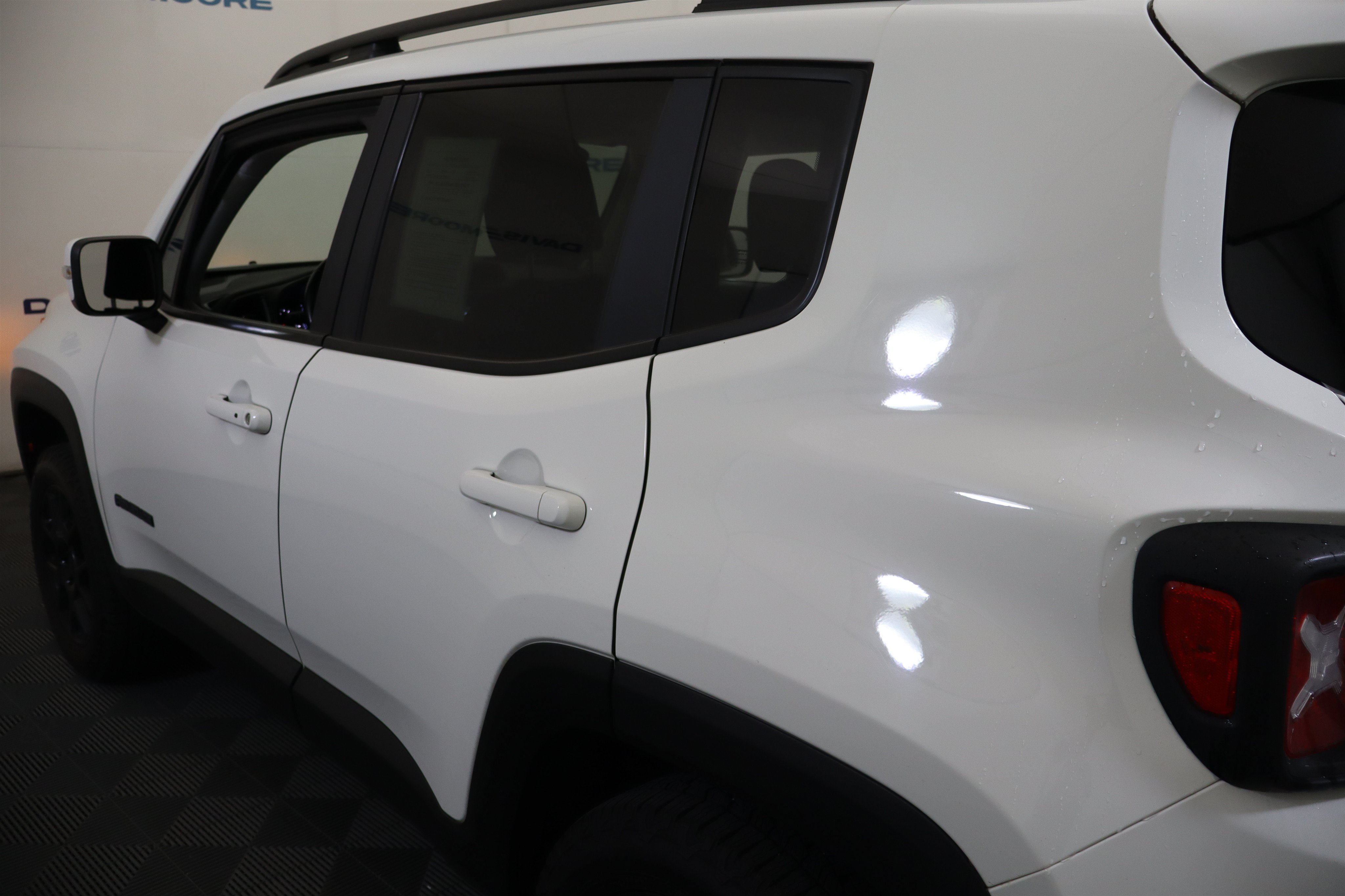 Used 2020 Jeep Renegade Altitude AWD/4WD image 10