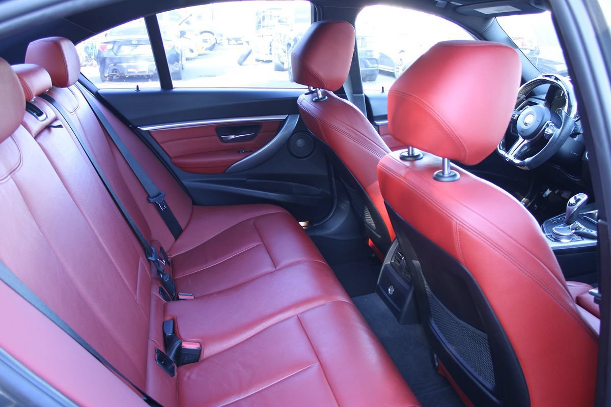 Used 2018 BMW 340i Sedan RWD image 16