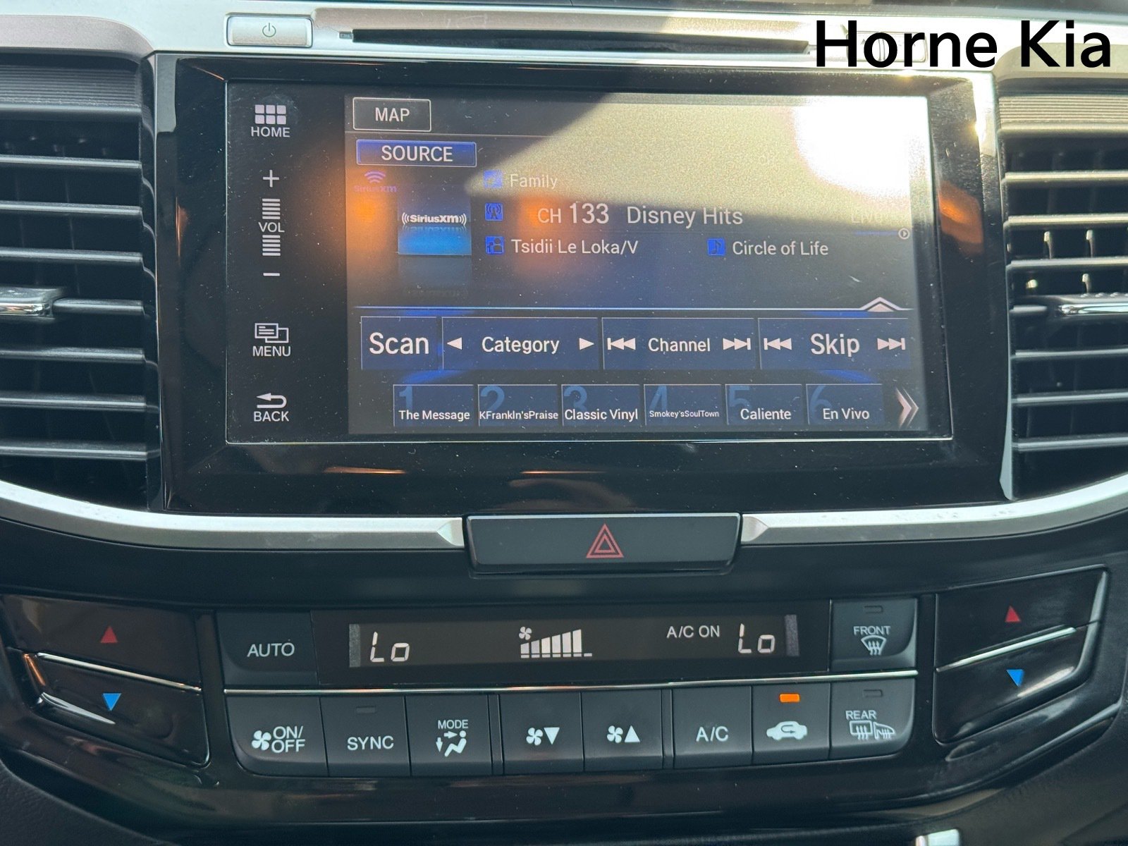 Used 2017 Honda Accord Touring image 22
