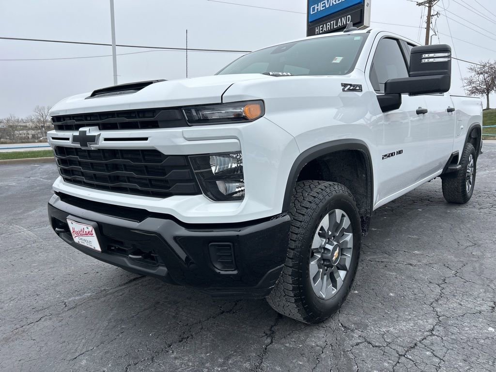Used 2024 Chevrolet Silverado 2500 Custom w/ Custom Convenience Package image 1