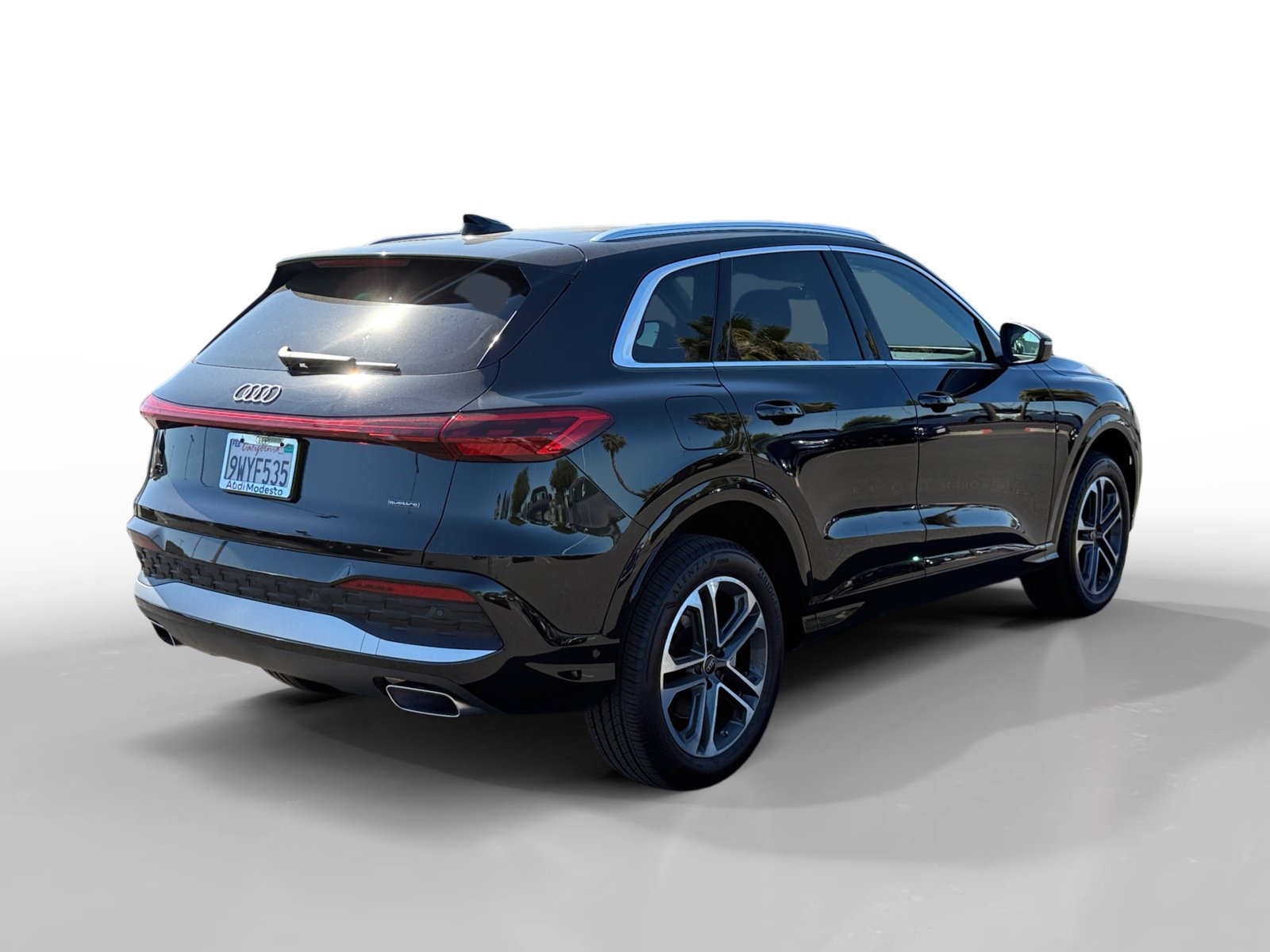 Certified 2025 Audi Q5 Premium w/ Convenience Package AWD/4WD image 5