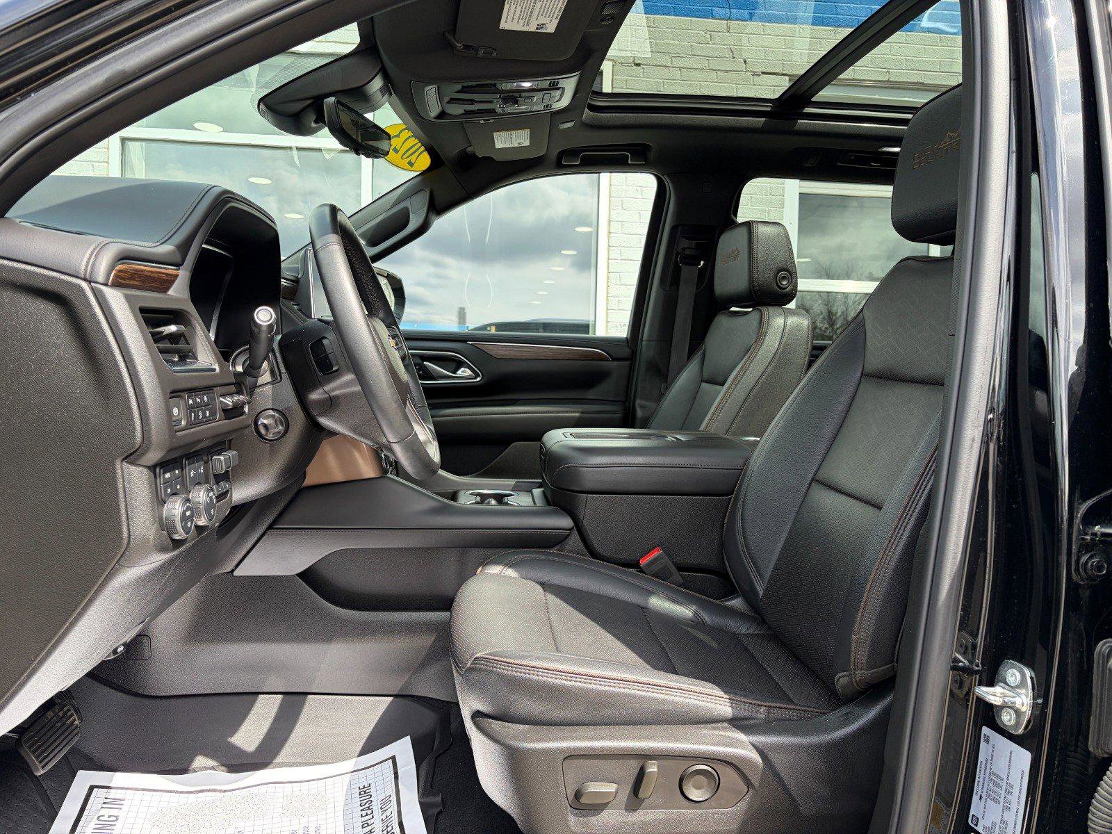 Used 2023 Chevrolet Suburban High Country AWD/4WD image 8