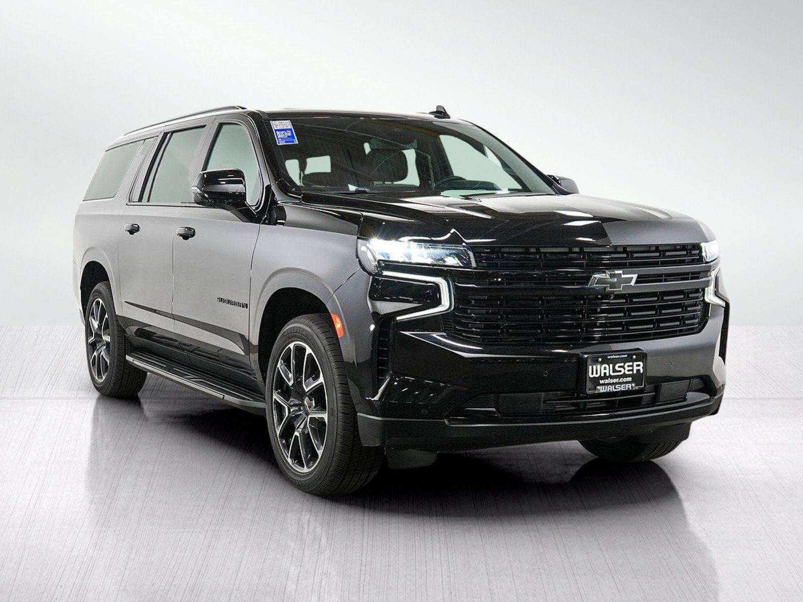 Used 2024 Chevrolet Suburban RST w/ Luxury Package AWD/4WD image 8