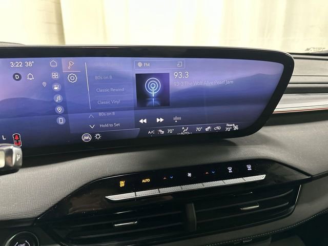 Used 2025 Buick Enclave Sport Touring image 11