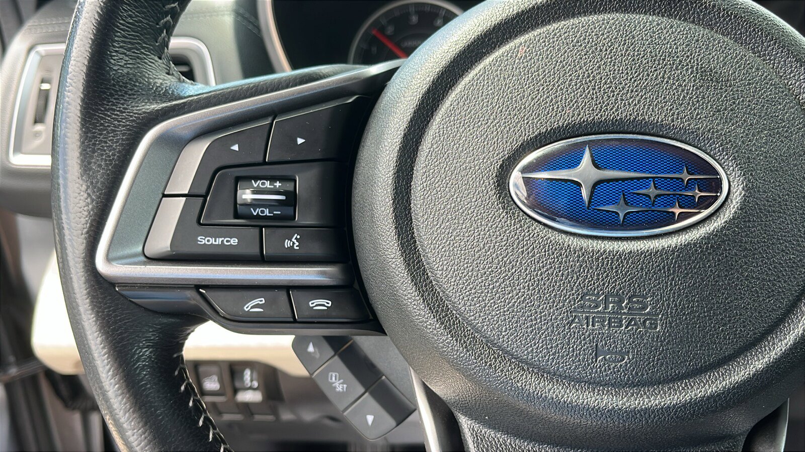 Used 2021 Subaru Ascent Premium w/ Convenience Package AWD/4WD image 12