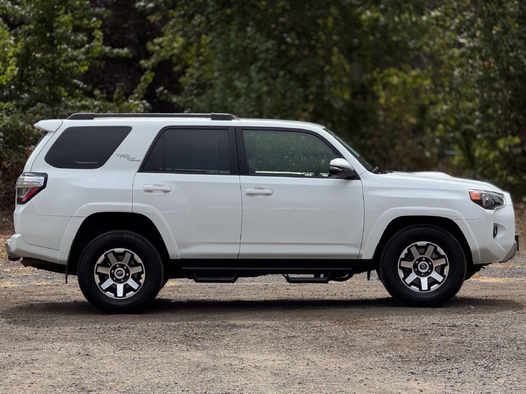 Used 2024 Toyota 4Runner TRD Off-Road Premium AWD/4WD image 8