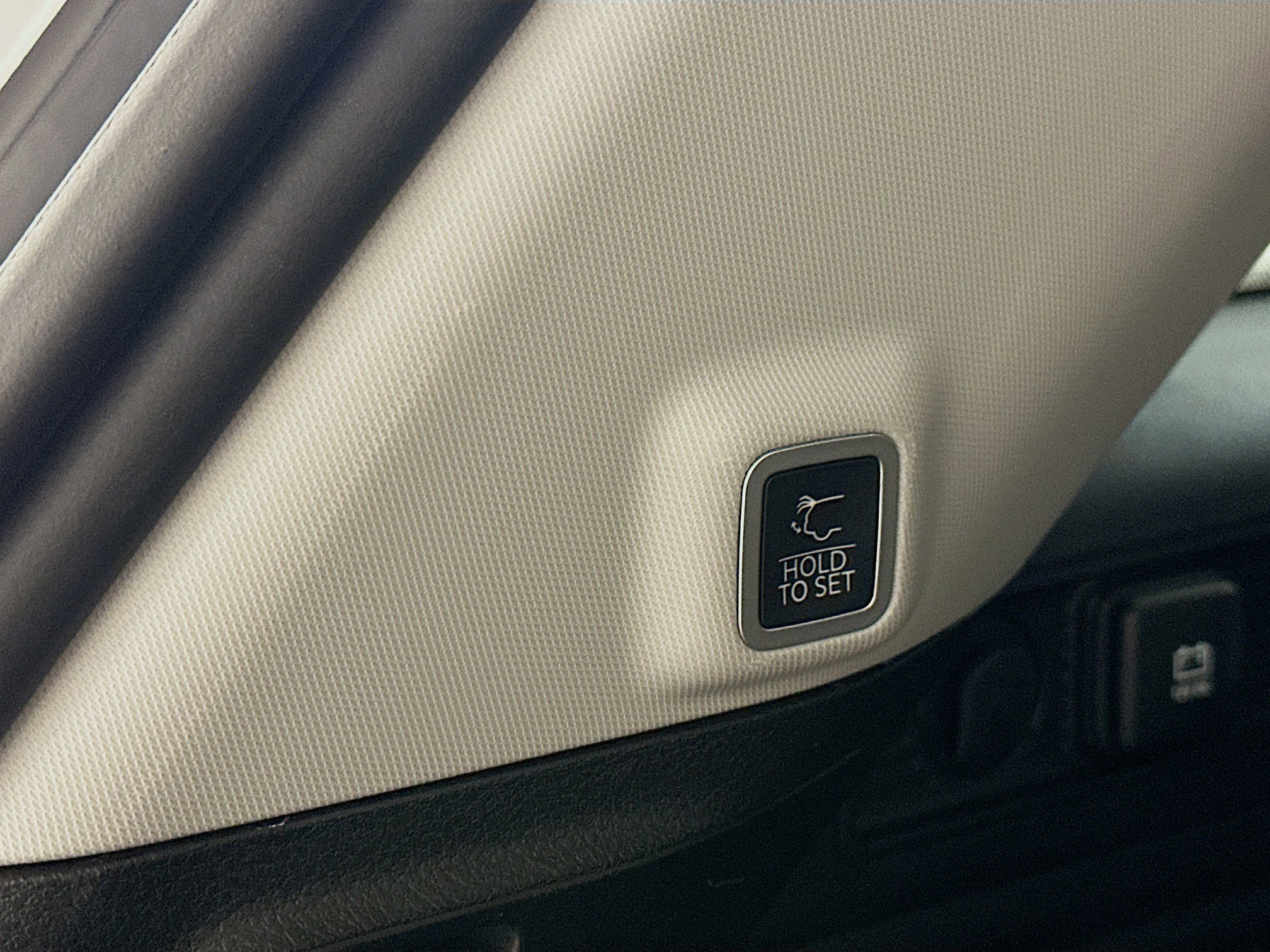 Used 2022 Jeep Grand Cherokee Limited 4xe image 32