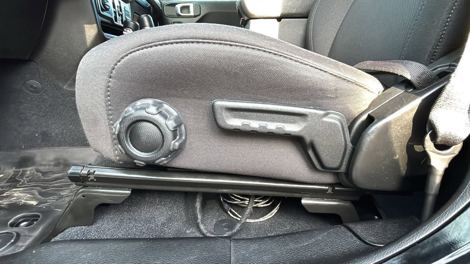 Used 2022 Jeep Wrangler Unlimited Sport image 23
