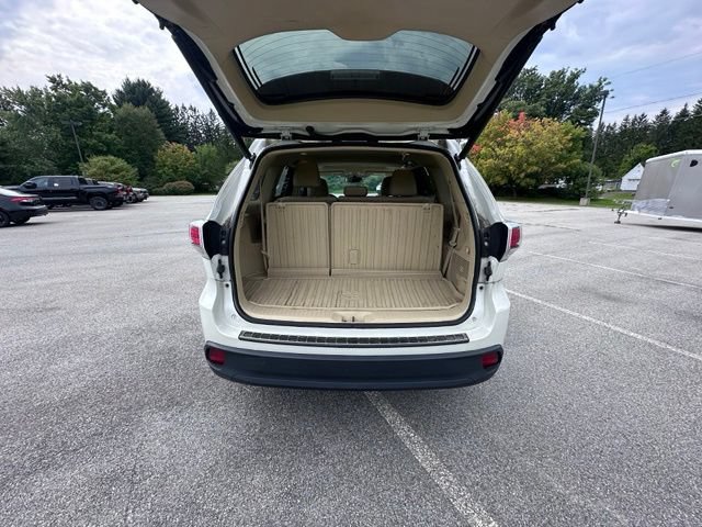 Used 2016 Toyota Highlander XLE AWD/4WD image 10