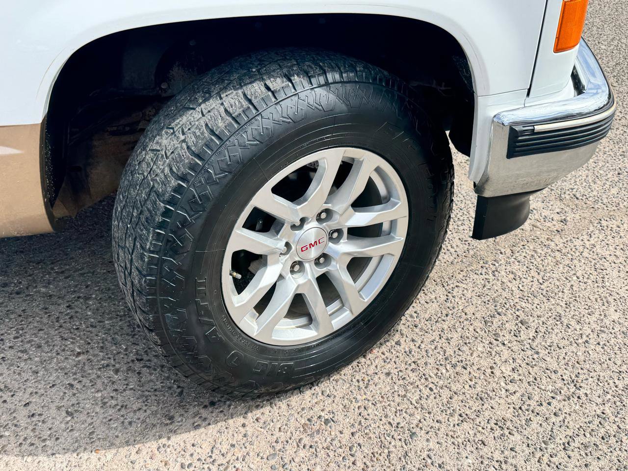 Used 1999 GMC Yukon 4WD 4-Door image 9