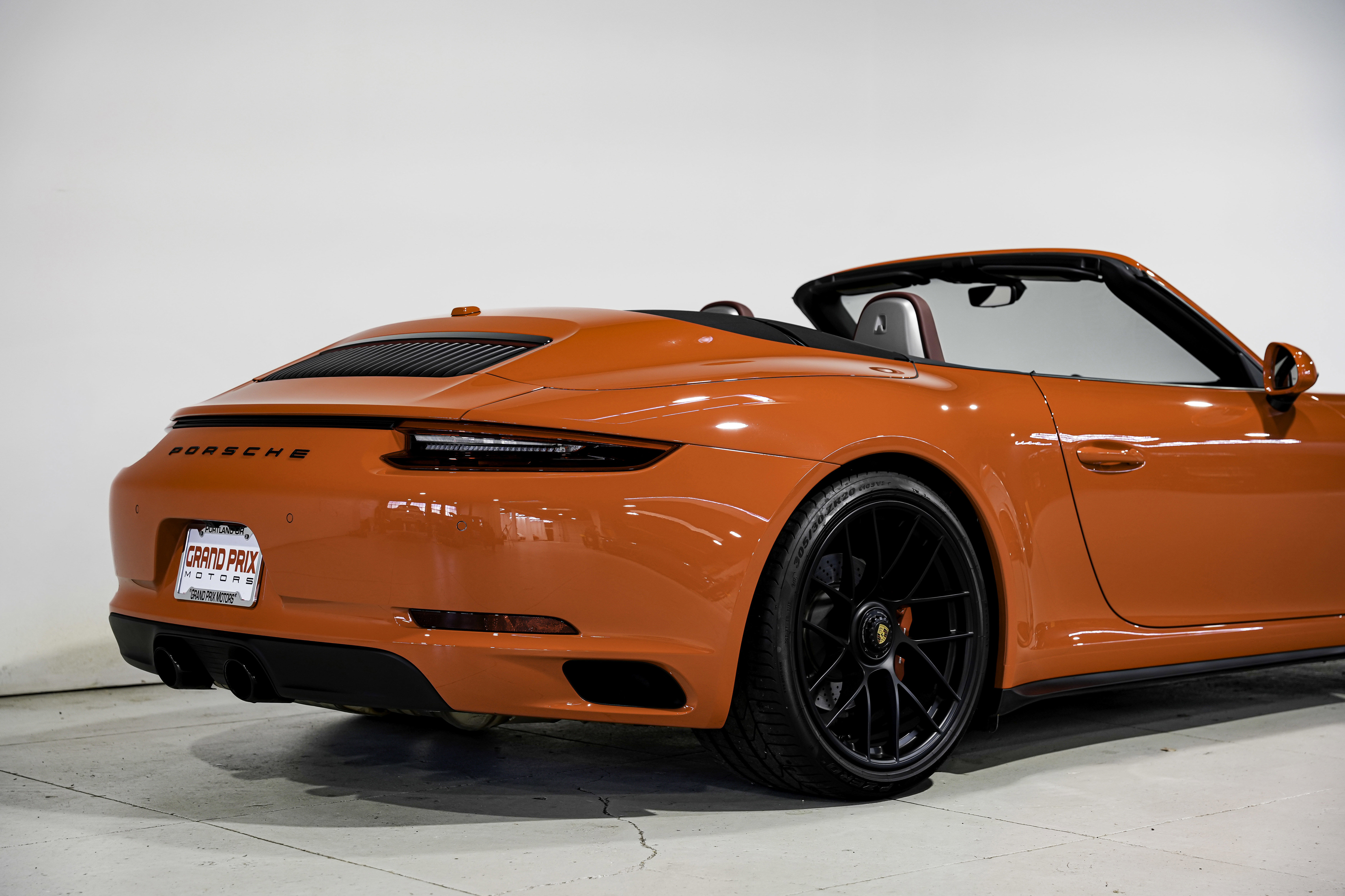 Used 2018 Porsche 911 Carrera GTS image 40