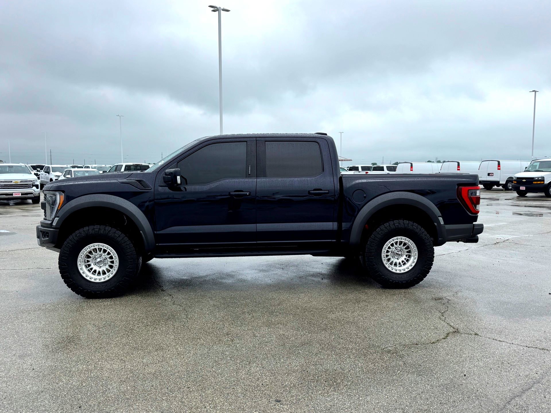 Used 2021 Ford F150 Raptor w/ Raptor 37 Performance Package AWD/4WD image 11