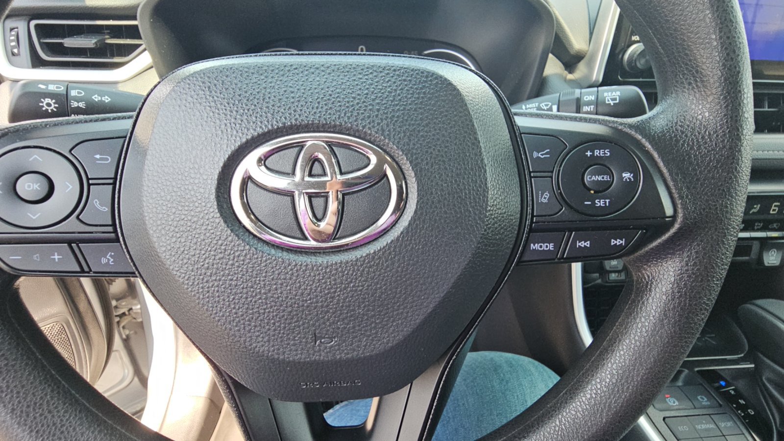 Certified 2025 Toyota RAV4 XLE AWD/4WD image 12