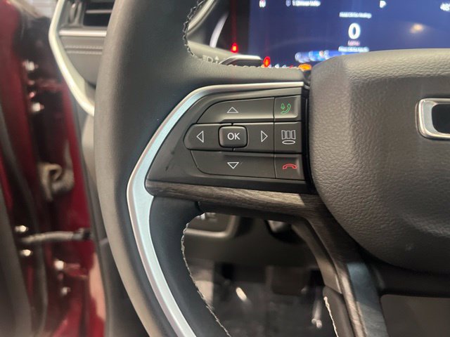 Used 2023 Jeep Grand Cherokee Limited w/ Luxury Tech Group II AWD/4WD image 25