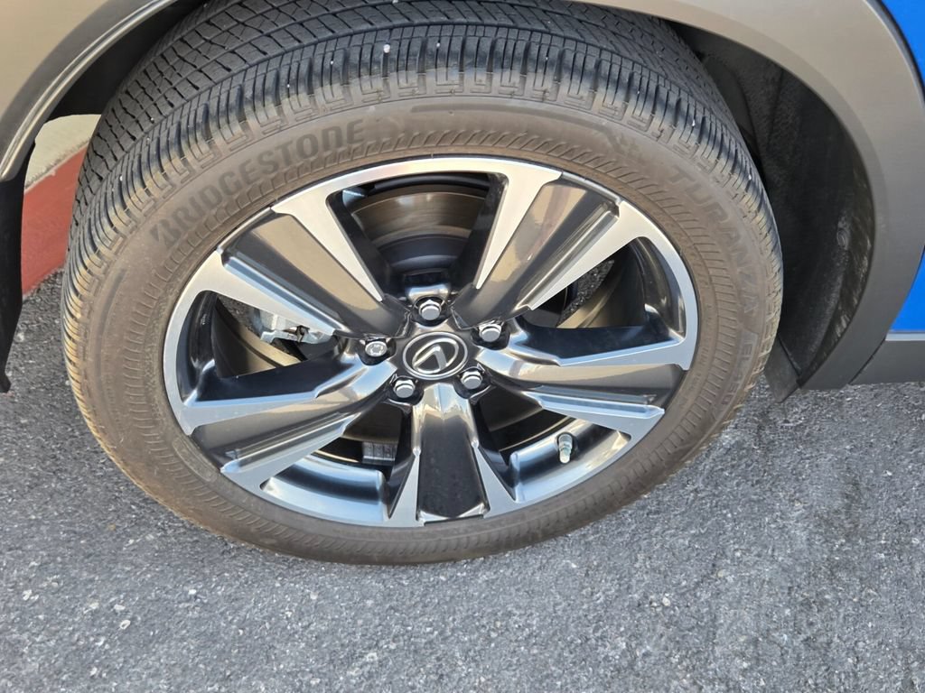 Used 2022 Lexus UX 200 w/ Accessory Package (Z1) FWD image 10