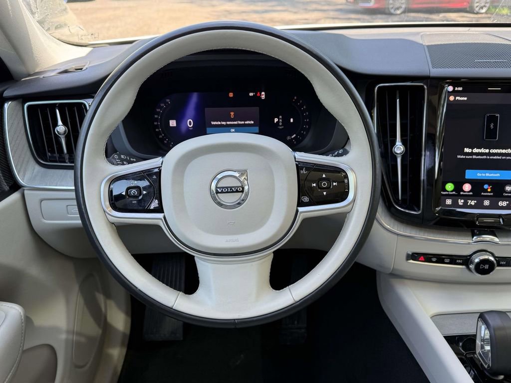 Used 2024 Volvo XC60 B5 Plus AWD/4WD image 18