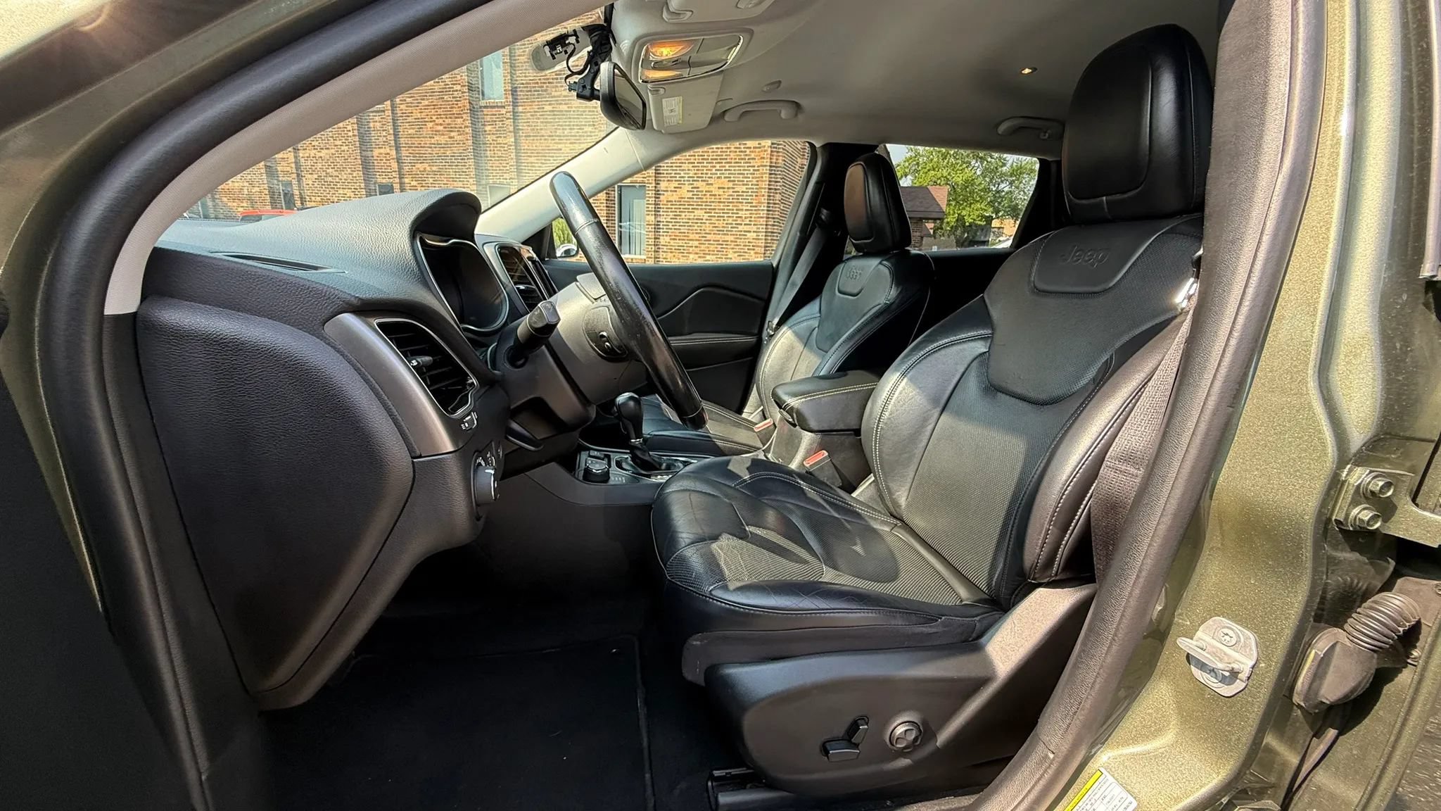 Used 2020 Jeep Cherokee Limited AWD/4WD image 26