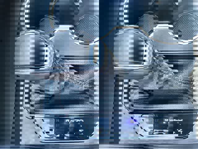 Used 2024 Toyota Highlander XSE FWD image 16