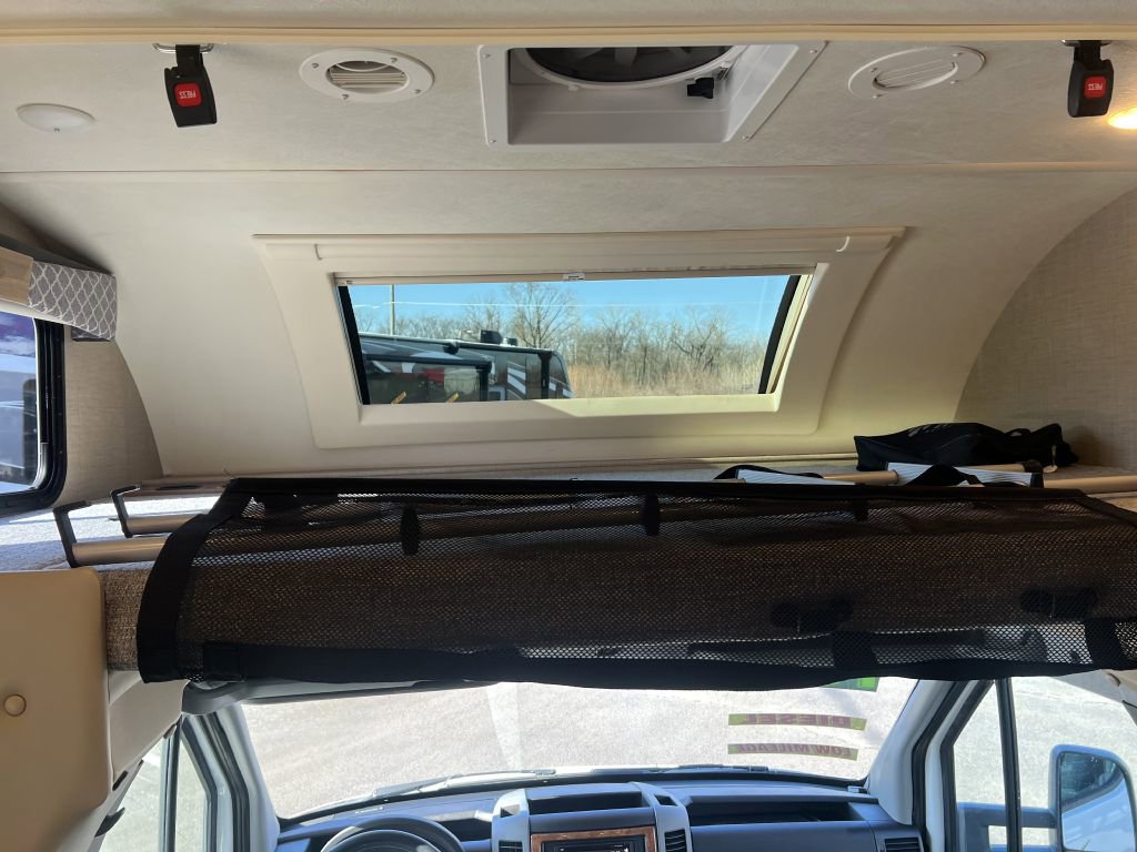 Used 2018 Mercedes-Benz Sprinter 3500 image 50