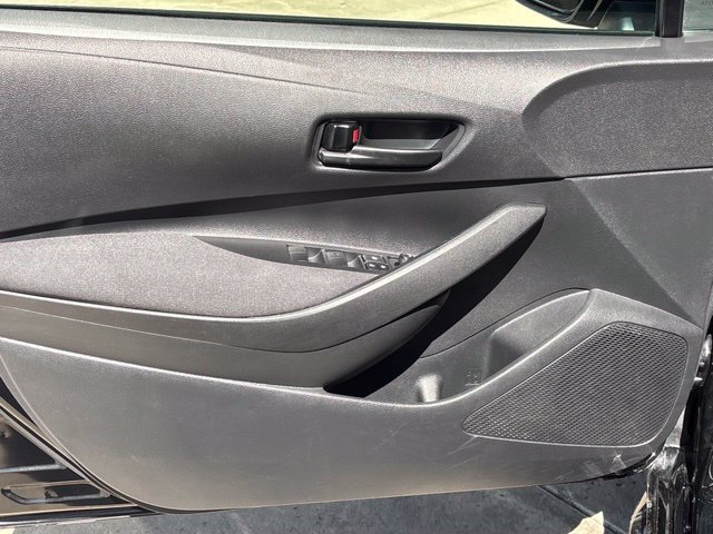 Used 2025 Toyota Corolla LE FWD image 11