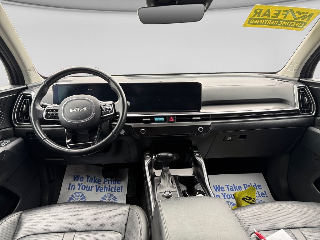 Used 2024 Kia Sorento S FWD image 19