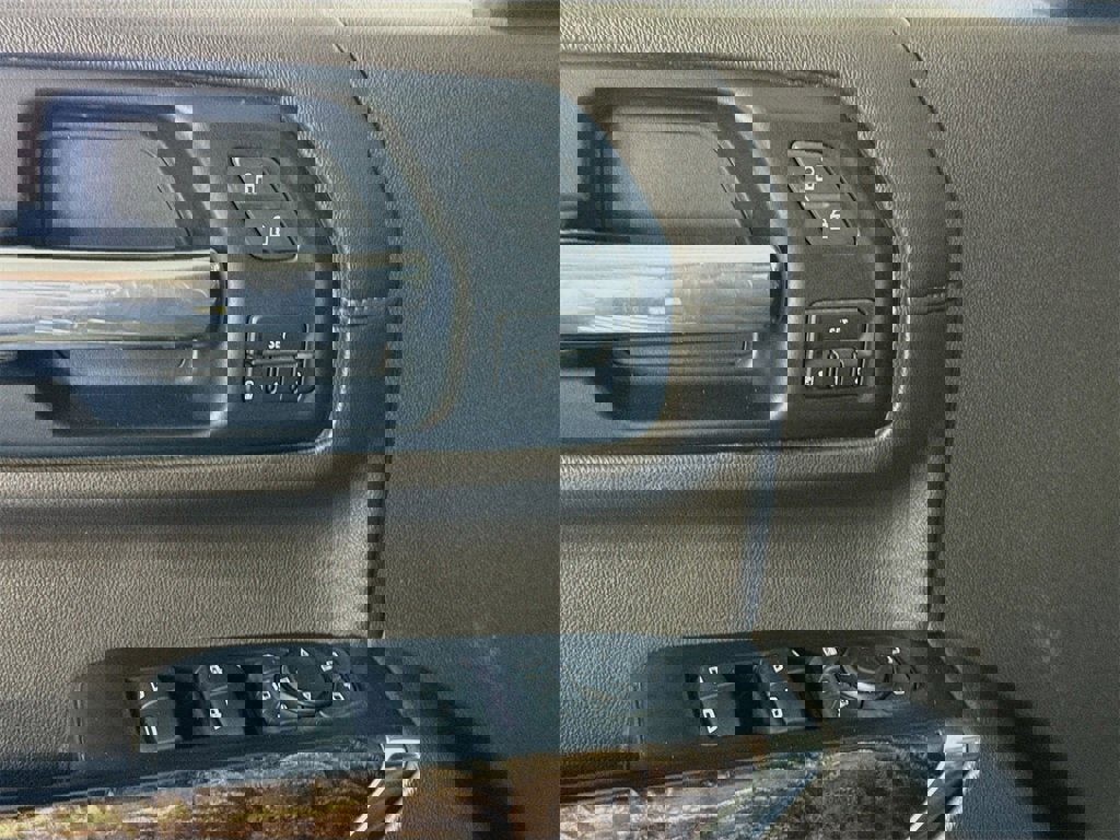 Used 2020 GMC Sierra 3500 Denali w/ Denali Ultimate Package image 12