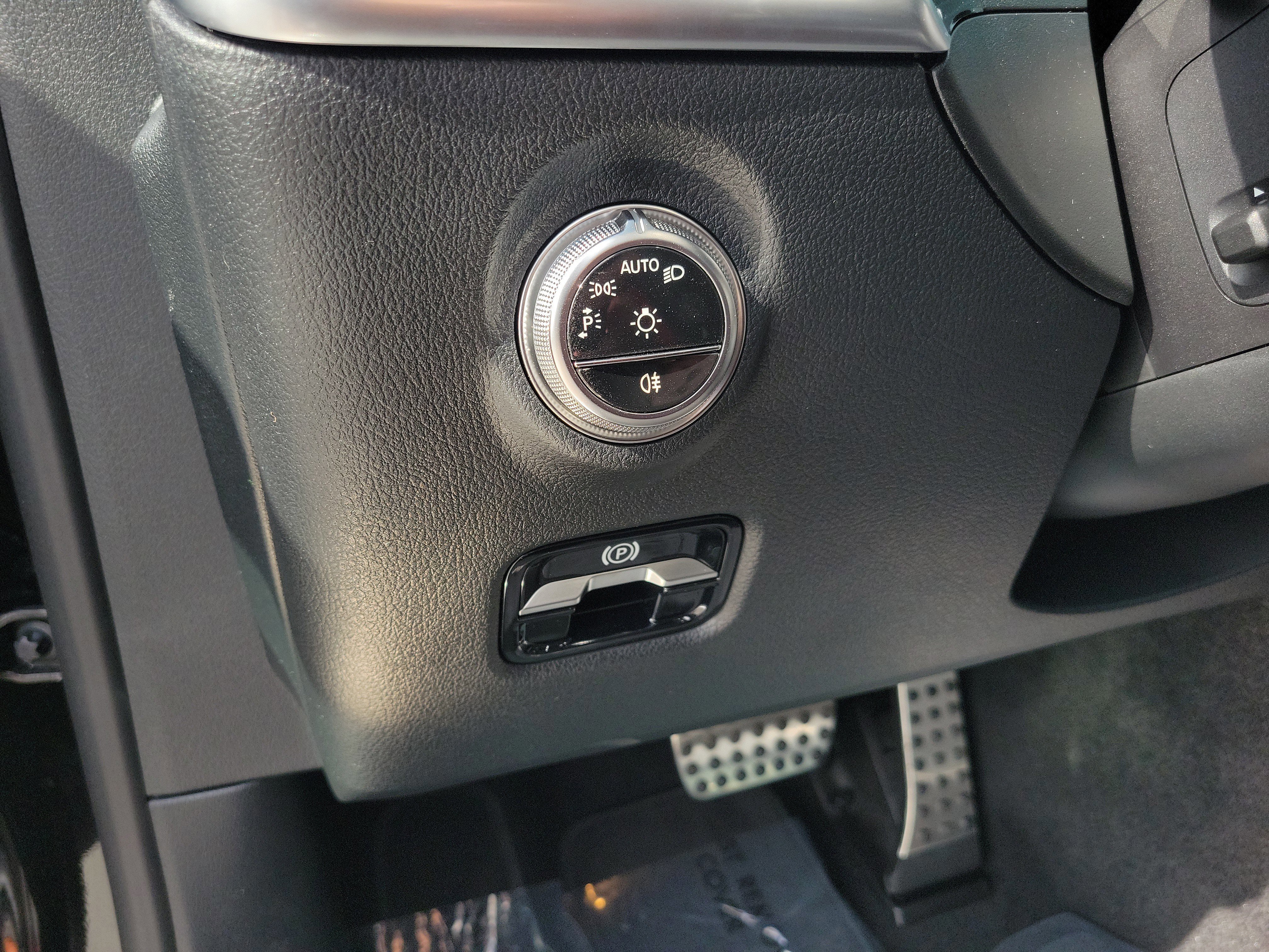 New 2026 Mercedes-Benz C 43 AMG 4MATIC Sedan image 27