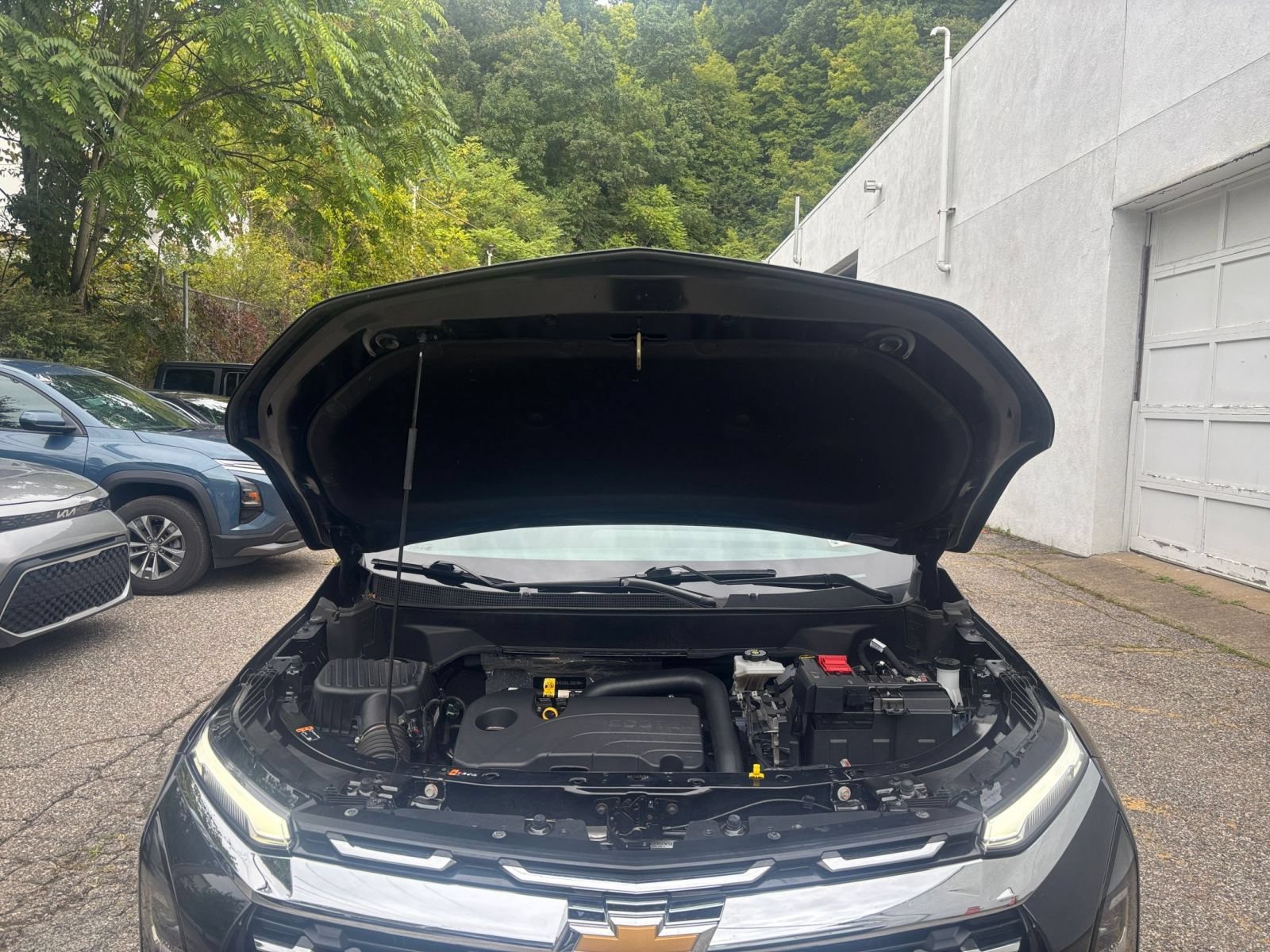 Used 2025 Chevrolet Equinox LT FWD image 32