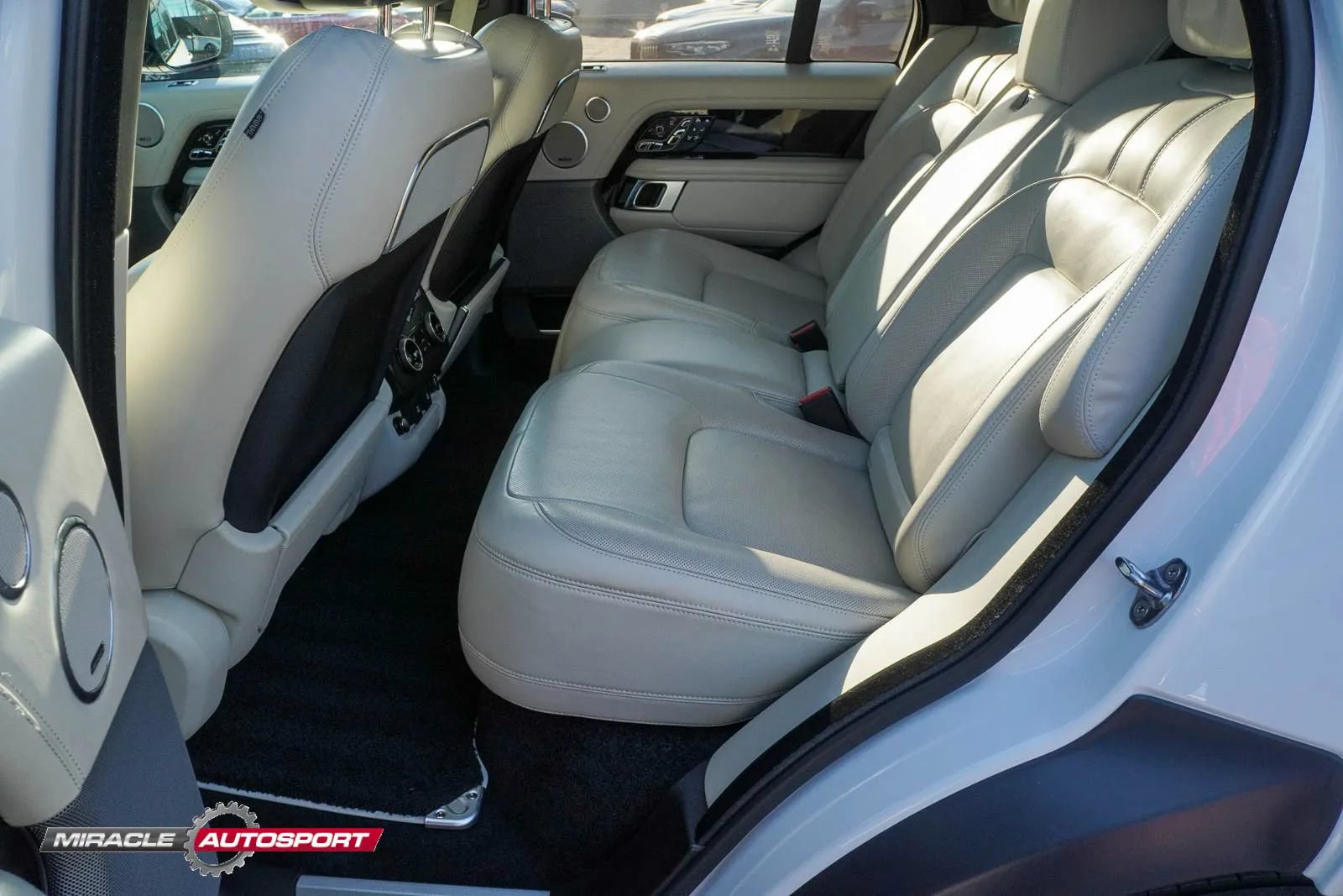 Used 2021 Land Rover Range Rover Autobiography AWD/4WD image 24