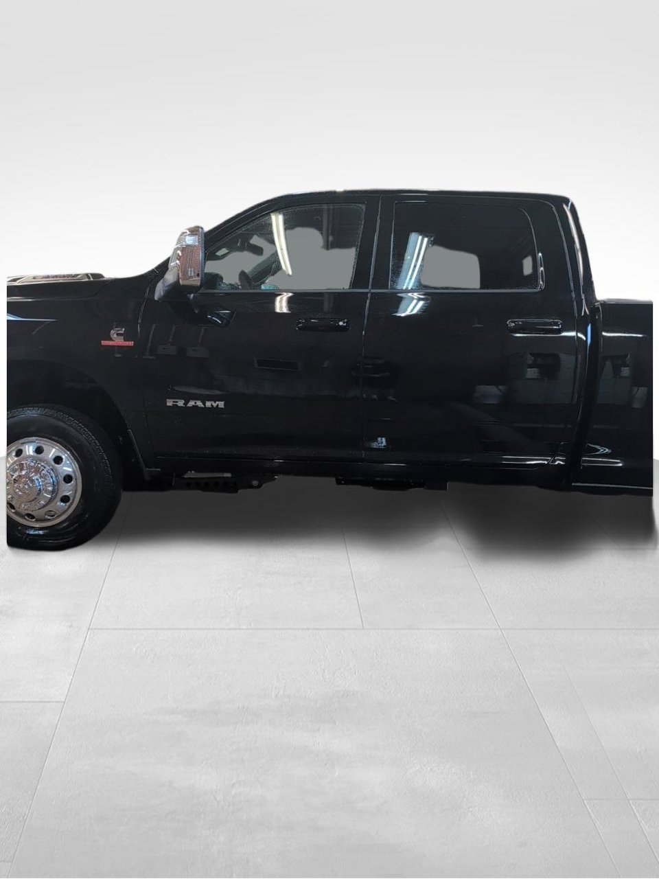 New 2026 RAM 3500 Laramie w/ Sport Appearance Package AWD/4WD image 4