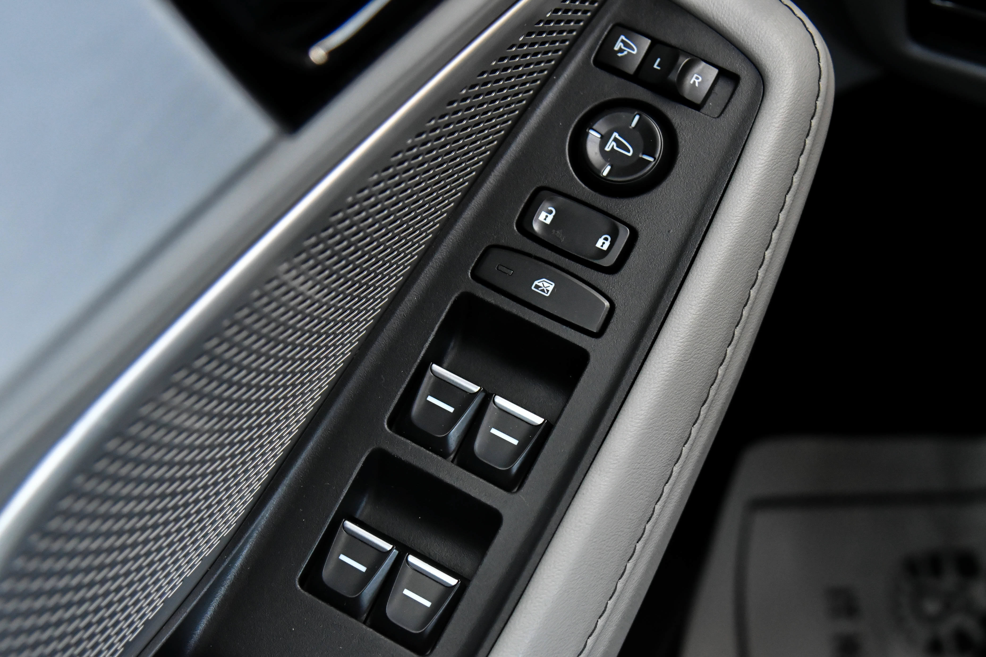 Used 2022 Acura MDX FWD w/ Technology Package image 38