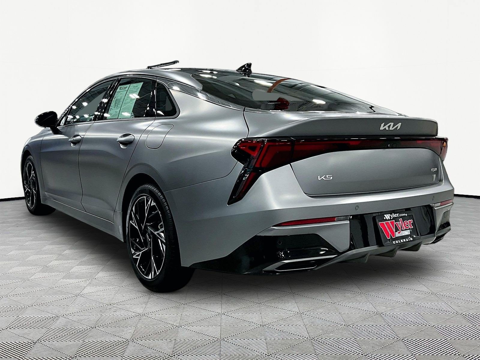 Used 2025 Kia K5 GT-Line w/ GT-Line Premium Package FWD image 4