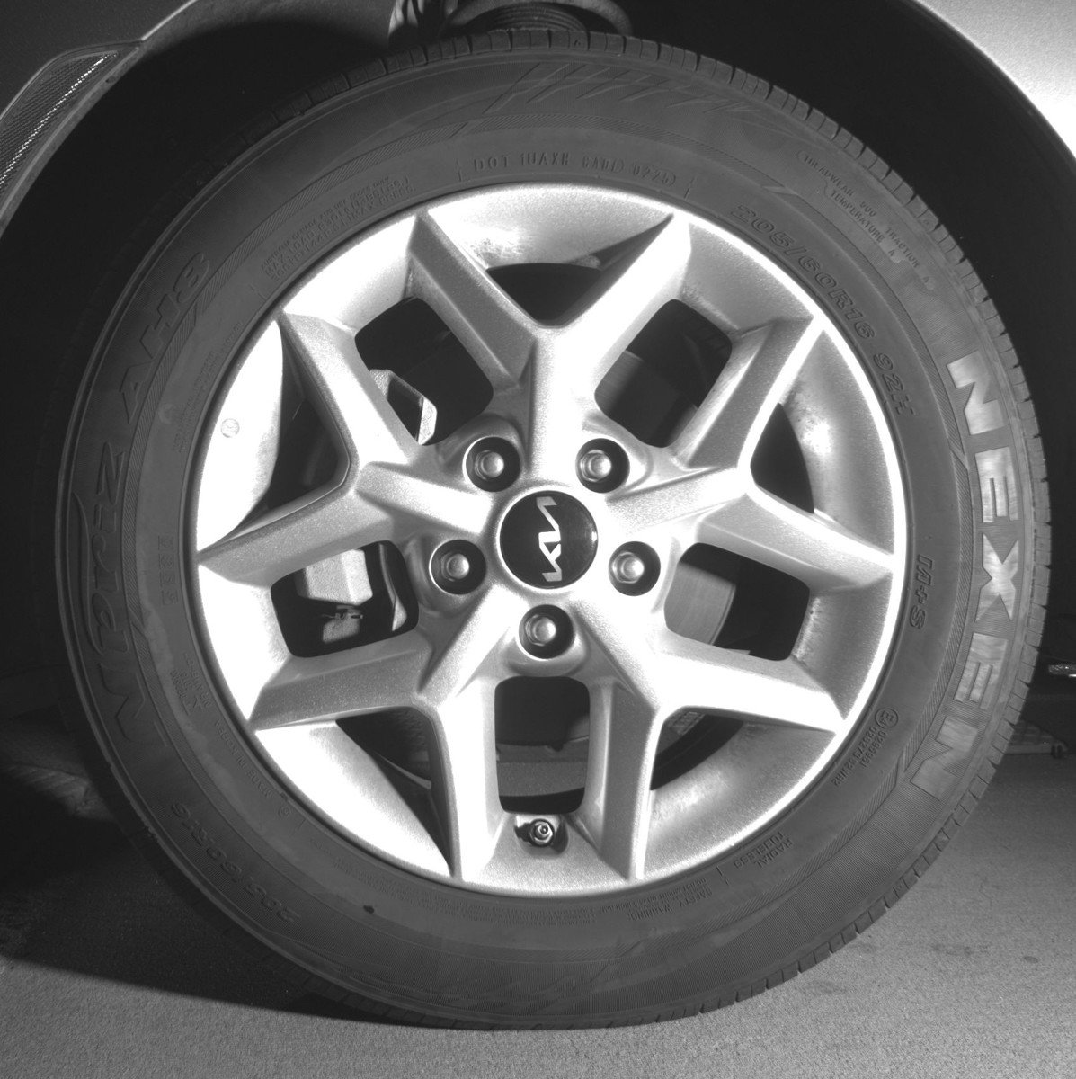 Used 2025 Kia Soul LX w/ LX Technology Package image 12